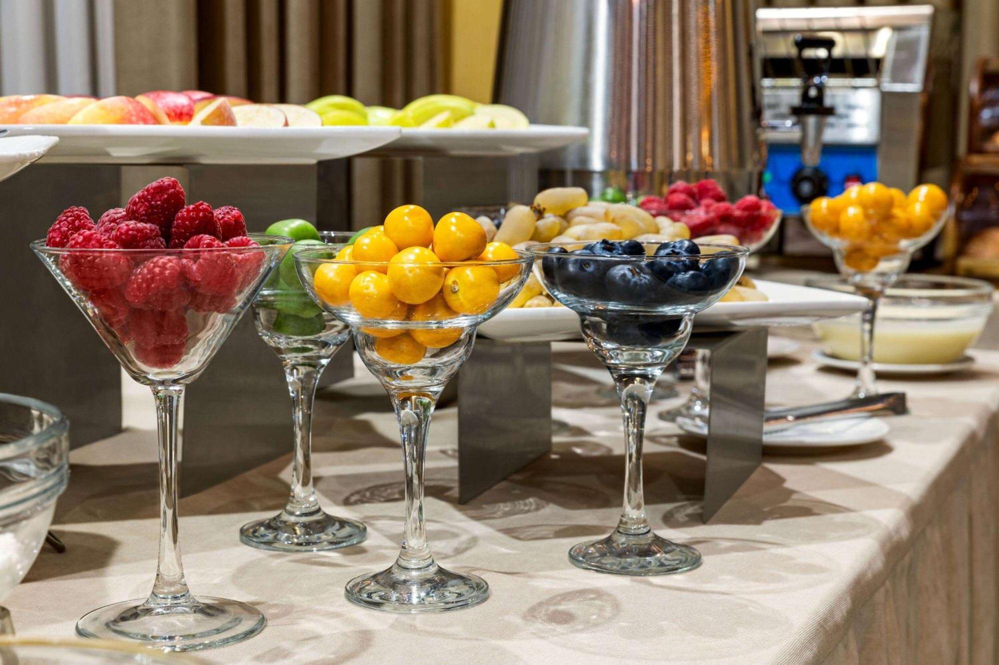 Wyndham Garden Tashkent Hotel Eksteriør billede
