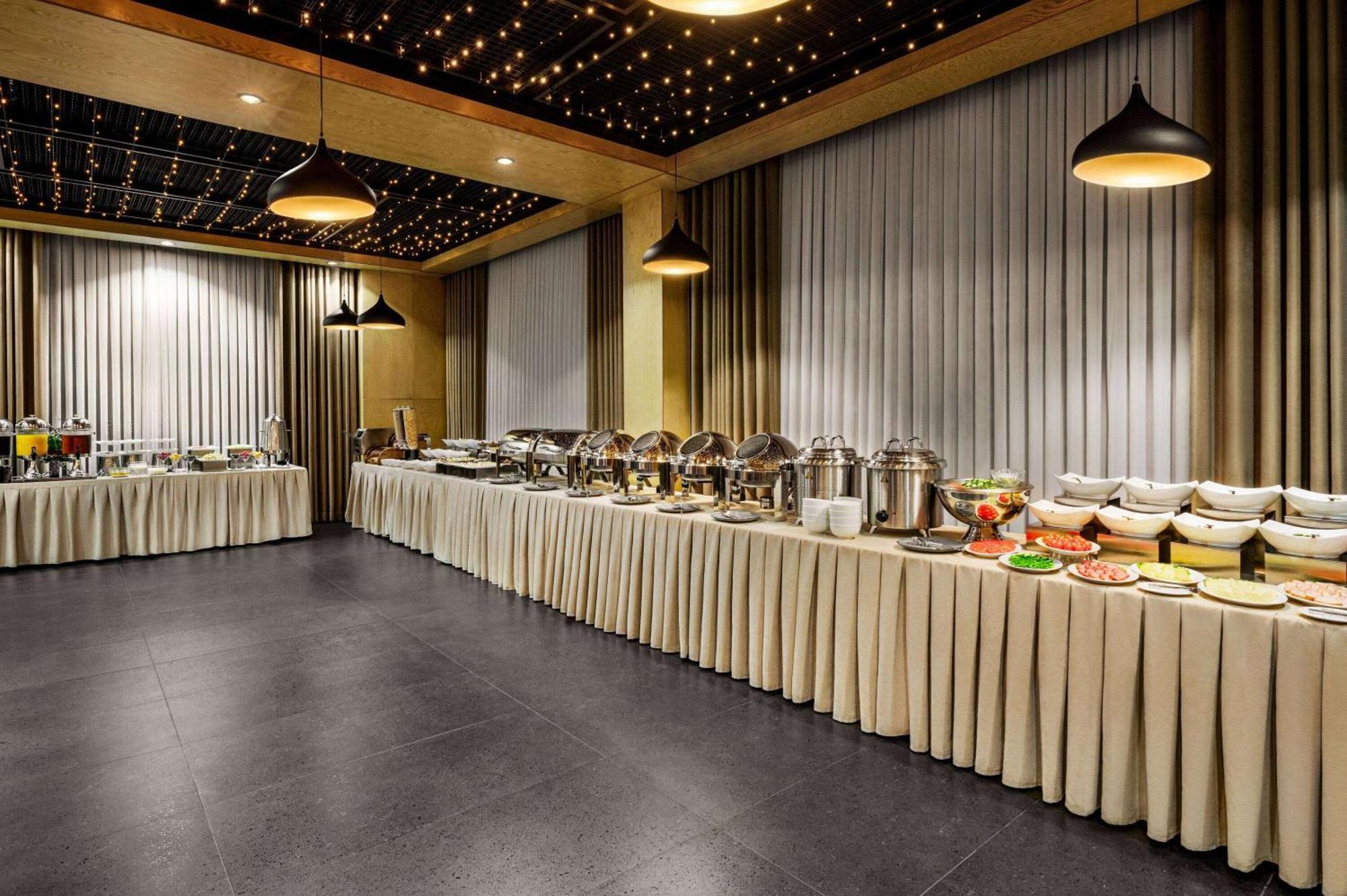 Wyndham Garden Tashkent Hotel Eksteriør billede